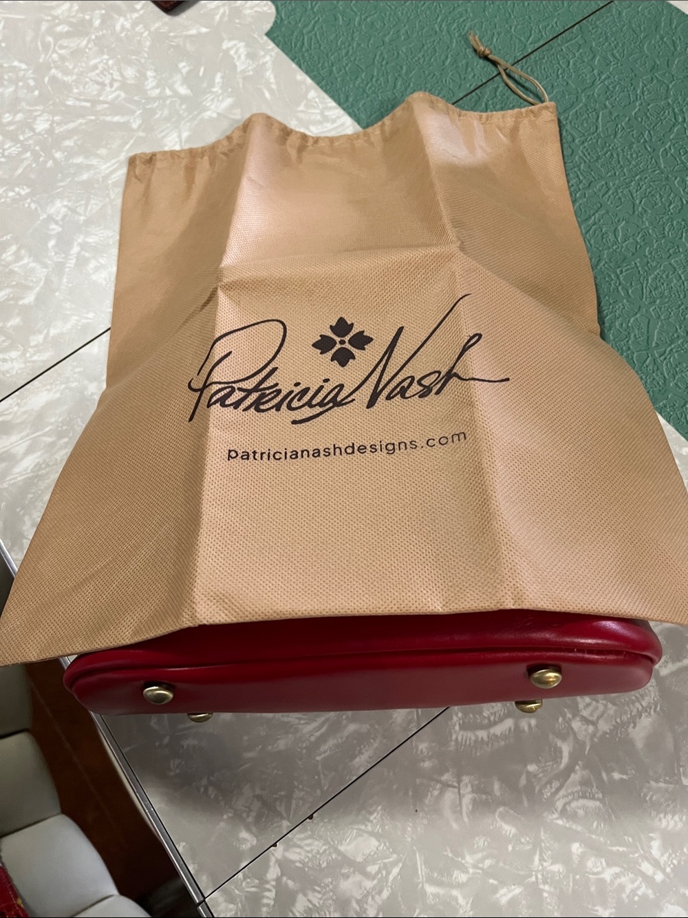 Patricia Nash Red Leather Frame-Top Shoulder Bag - Picture 4 of 6